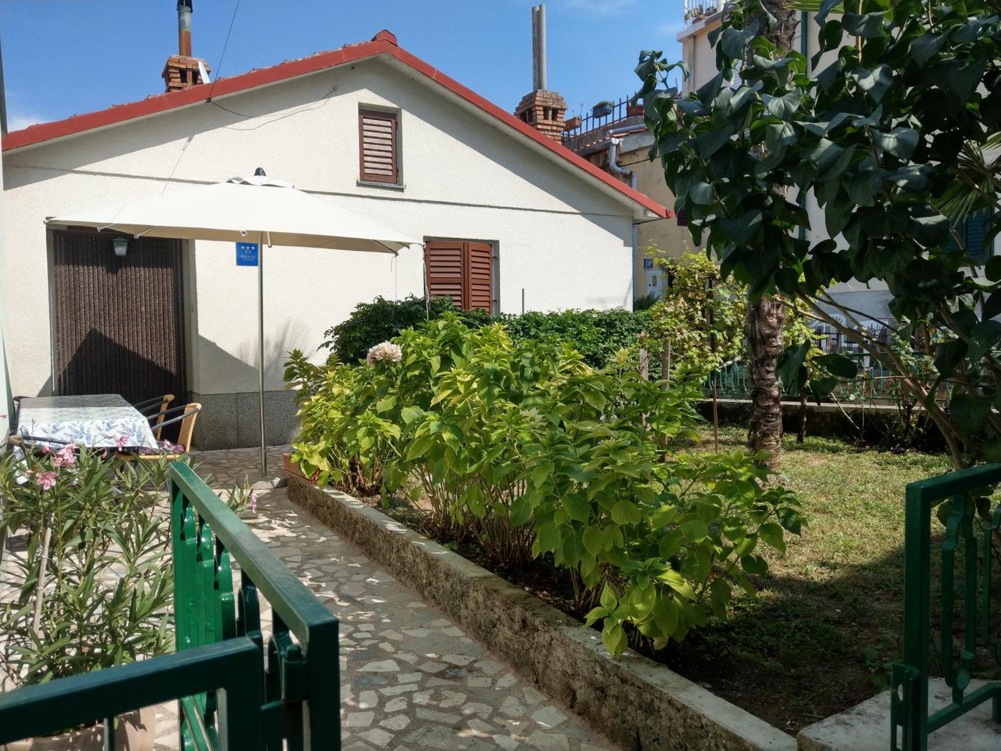 Holiday House Palma Dobrinj Bagian luar foto